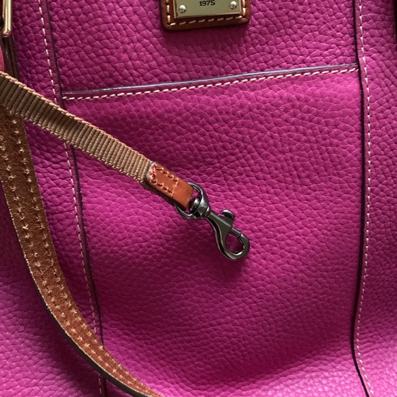 NWT Dooney & Bourke pebble leather magenta purse shoulder bag medium size - Picture 6 of 15